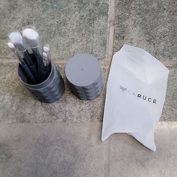 LARUCE BEAUTY  Christine Set - Picture 3 of 4